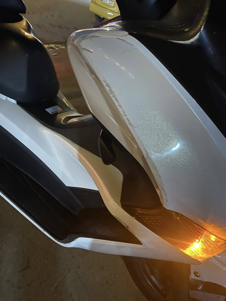 سلام عليكم 
سلفر ونج 
جيتي 400
كفاله عام من صبغ 
مكينه كلجات كفاله دراجه رمبه 
جيب أقوه فيتر وتعال افحص جاهز ترايك الشمال 
سعر 24وبيه مجال الشراي 
ملاحض دراجه ماشيه 72مامصفر منزله ماشيه 60
دراجه وخايسه مثل ذني بشارع 
مكاني مدينت صدر شماعيه 
***********
