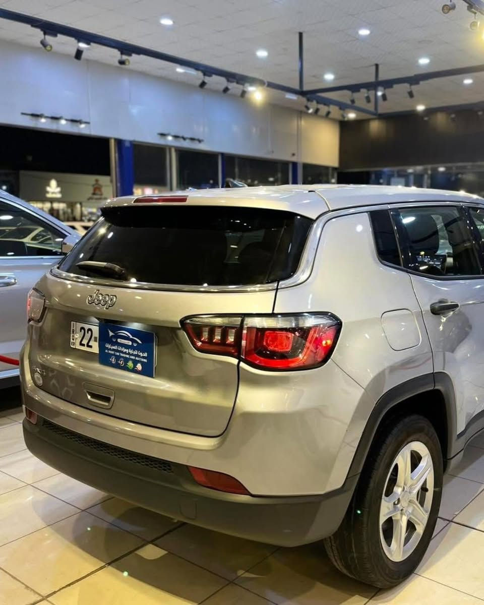 بسم الله ما شاء الله توكلنا على بركة الله.
#الحوت_لتجارة_ومزادات_السيارات 🇮🇶 
______________________________________
#اعلان_بيع_سيارة
🔷السيارة : جيب كومباس
🔷سنة الصنع :2023
🔷اللوحة : اربيل
🔶السعر : 159 ورقة
🔷الضرر : تبديل وصبغ جاملغ امامي وبنيد. (صور الضرر مرفقة بالاعلان)
🔷ضرر الايرباك : ستيرن ودشبول.
🔷رقم الشاصي : 3C4NJDAN9PT514849
______________________________________
🔷المواصفات:
🔹حجم المحرك 4 سلندر 2.0L 
🔹عداد المسافة 35 الف ميل 
🔹رادار امامي وجانبي 
🔹تنبيه الخروج عن المسار
🔹كراسي مخمل 
🔹اوتو ستوب
🔹دفع رباعي AWD
🔹ويل كب حجم 18 انج مع اطارات بحالة جيدة
🔹وضعيات قيادة
🔹لايتات LED بالكامل
🔹شاشه تحكم بالايعازات
🔹تحكم ستيرن جهتين
🔹بصمة ابواب وتشغيل
🔹مع باقي المواصفات الاعتيادية
————————————————————————
☎️ الاتصال :
***********
***********
📍النجف الاشرف - المدينة المائية - مقابل حي الجامعة - قرب سنتر جبل عامل.

🔹TIKTOK 
https://www.tiktok.com/@hoot.cars?_r=1&_t=ZS-93D4aRKWGKQ

🔹INSTAGRAM 
https://www.instagram.com/hoot.cars?igsh=MWZkcjE5cHhja2Rleg==

🔹WEBSITE 
https://hootcars.autos
