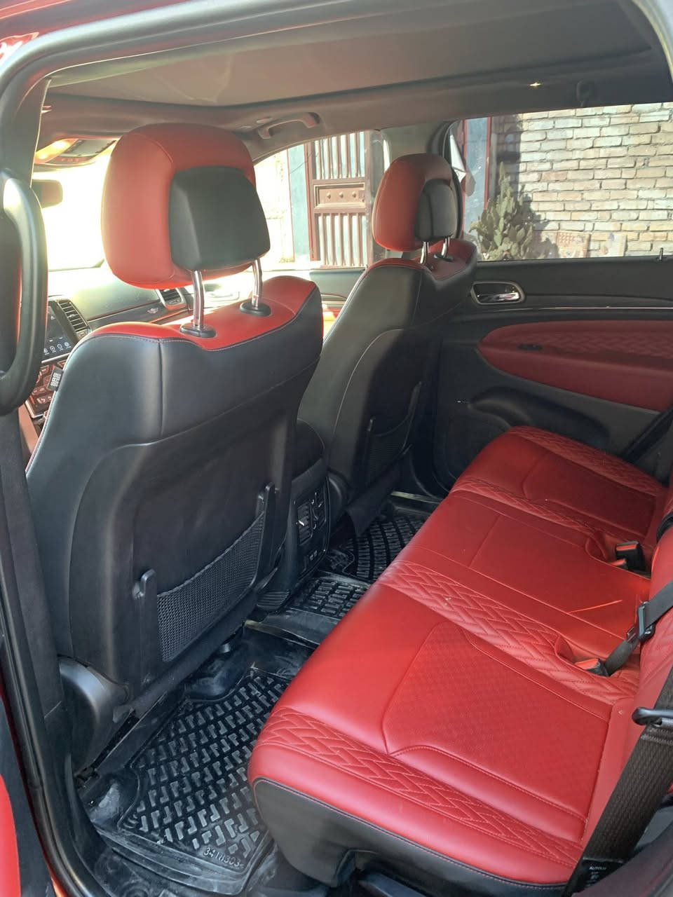 جيب موديل ٢٢ s ام الرادار مواصفات ال s معروفه فول الفول ماشيه ٦١ كيلو وليس ميل السياره بوضع الشركه سبير منازل ومظلله وبيهه هويه وكتاب تظليل ٨٠ بالميه وسياره مغلفه كامل تغليف درجه اولى كفاله عامه عدى طعجه  بالجنطه صغيره وبعدهه ع وضعهه ما صلحه وموضحه بالصور مكاني بغداد رقم السيروه شمالي تحويل ثاني يوم تريد وكاله تريد تحويل سنويه ومعروفه مواصفات ال s السعر ٣٥٠ $ هاتف ***********
