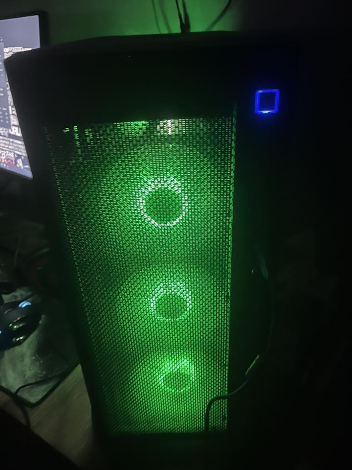 للبيع 900 وبيها مجال
msi 3060ti كارت

amd 5600x معالج

Ram 16

hdd 1t ذاكرة

m.2 512 ذاكرة

Case matrexx mesh

deepcool  بور سبلاي 700 

deepcool 240ml تبريد مائي

msi mpg b550 gaming plus مذر بورد

الشراي يجي واتساب ***********
