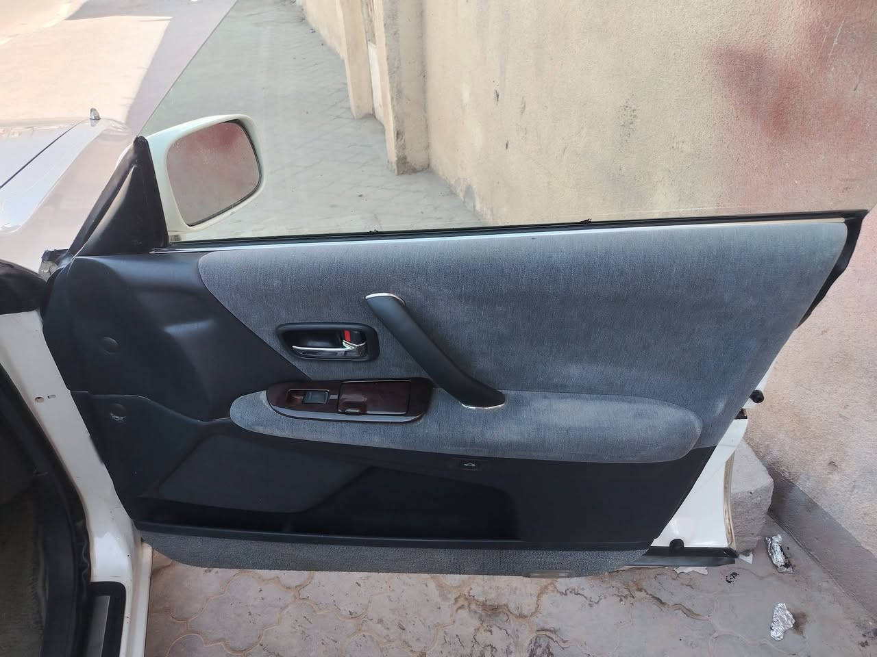 للبيع كراون 1996 جاهزه من كلشي سياره جديده بمعنه الكلمه دخول جديد تسجيل جديد بسمي رقم بصره سنويه لل2030 السعر قفل 80 سياره مصبوغه عام بيها كصه بجم موجوده بل بصره للستفسار ***********
