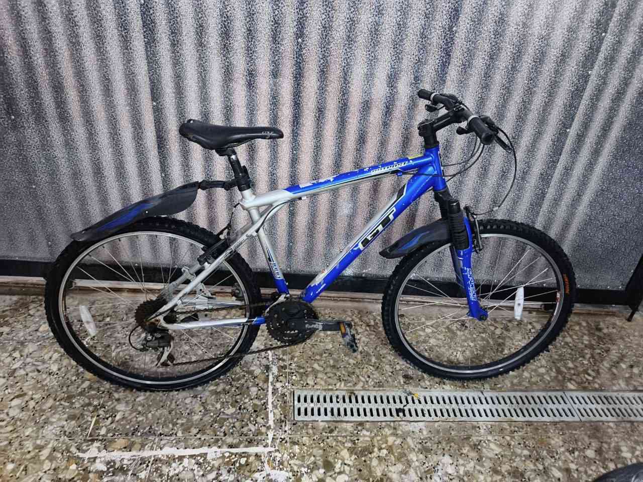 السلام عليكم عدي بايسكل من نوع GTياباني حجمه28 للبيع لالسعر60وبي مجال الرقم***********
