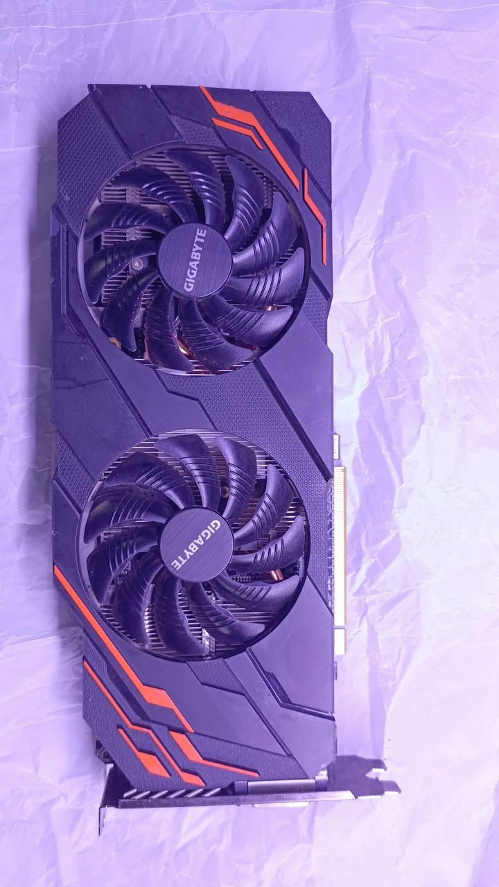 🔥 للبيع كرت شاشة نظيف ومجرب 🔥
🎮 NVIDIA GeForce GTX 1070  8GB GDDR5
✅ حرارة ممتازة تحت الضغط
✅ مجرب على FurMark ومستقر
✅ أداء قوي يشغل أغلب الألعاب بسلاسة 
السعر 160الف مع توصيل 
واتساب ***********
