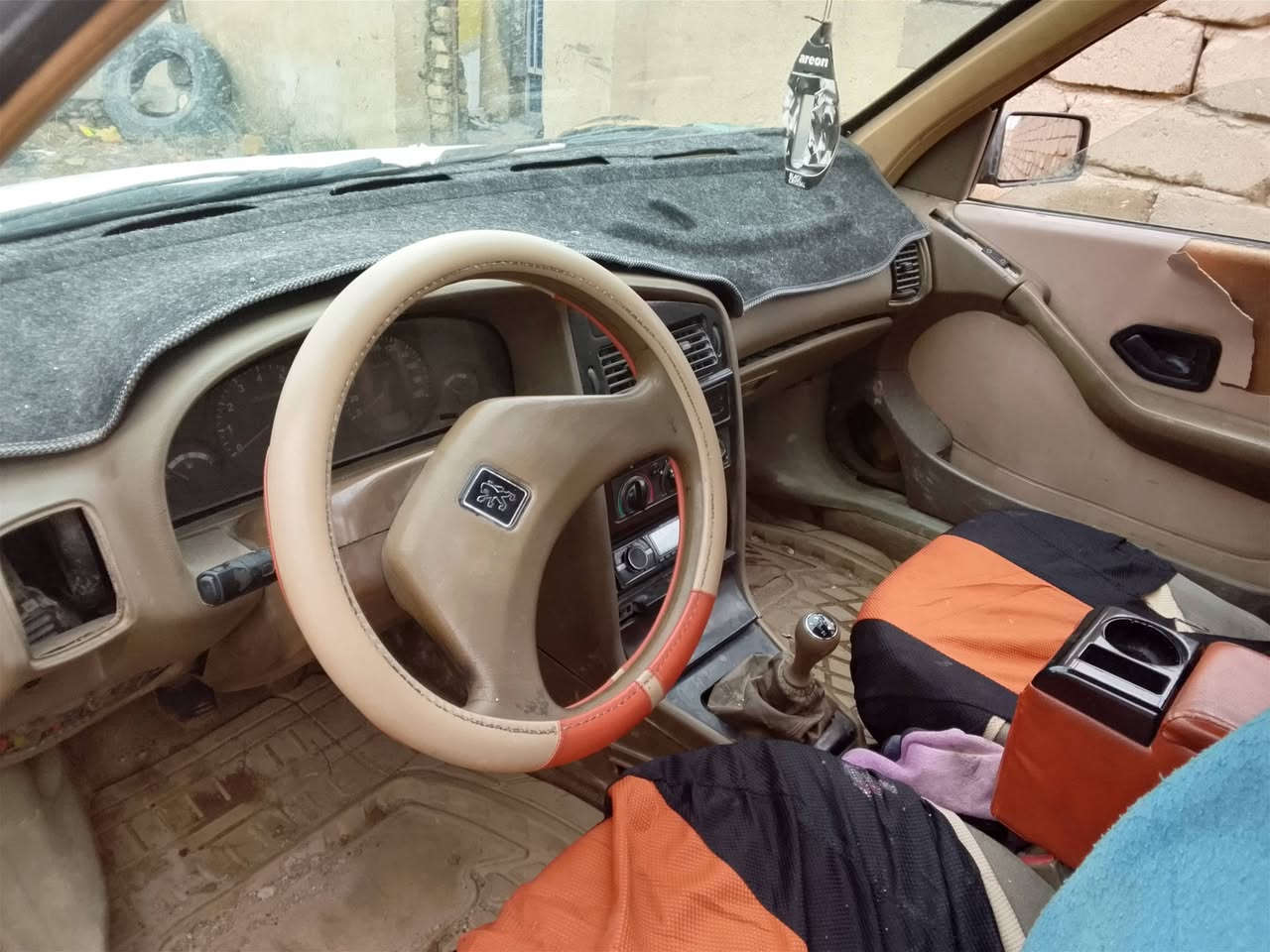 بيجو 405 للبيع متوازي عليها شوفت عينكم نقصها لايتات وبطانه باب تنقيص وتبخير تنقيصها كل سبوعين ربع لتر مكاني ناصريه سعر 13 وبيها مجال راعيها يمي  قفلها 10 من الاخير  ***********
