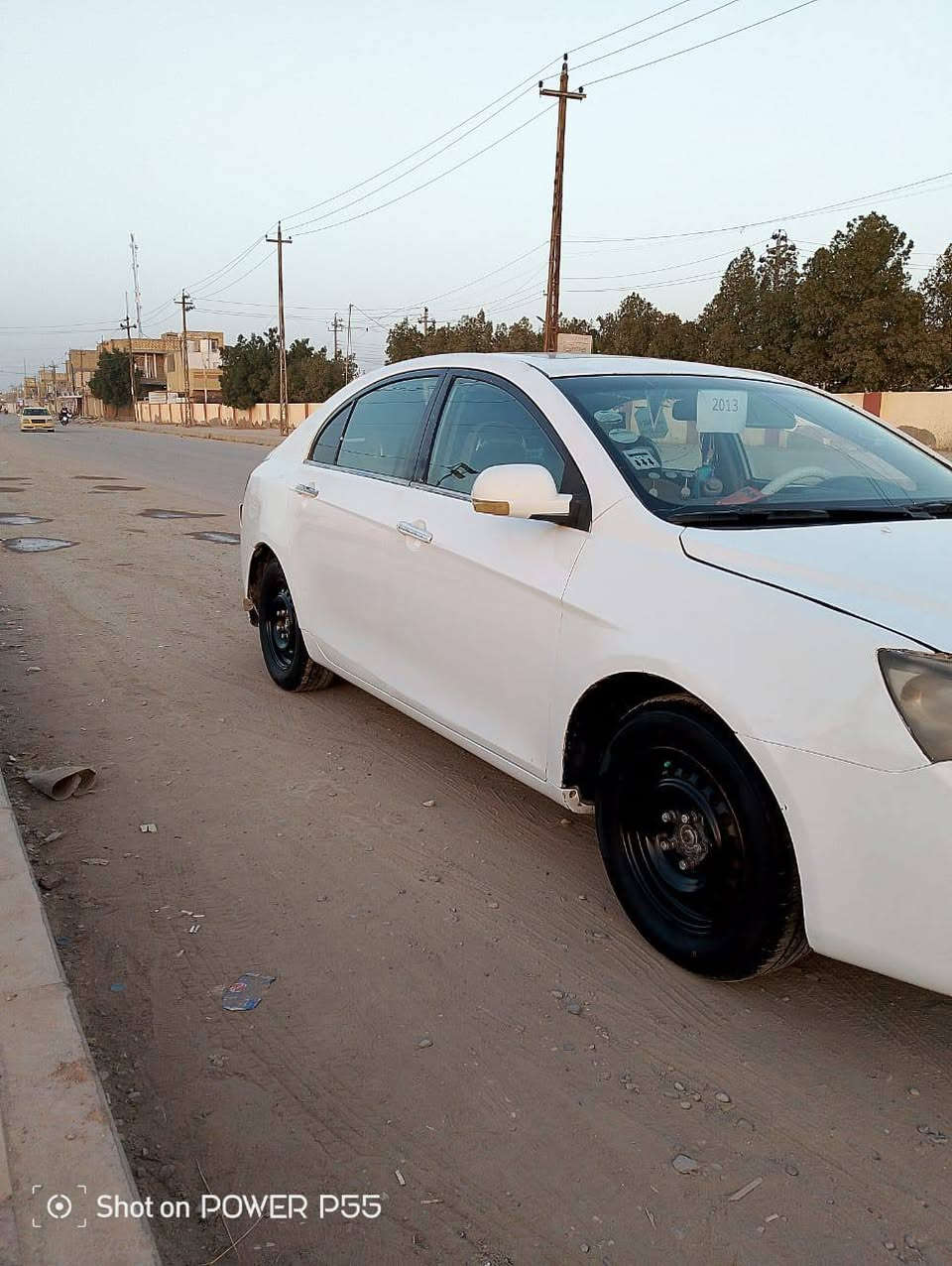 للبيع سياره جلي ام كراند موديل ١٣ محور كورله مكينه وكير وحداديه وتخم تاير وتبريد شغال لايت زنون دوشمه نحله سنتر لوك شغال مكفوله من العيب الشرعي وضربه قويه رقم ذي قار راعيه يريد مدوار السعر ٤٨ وبيه مجال ***********
