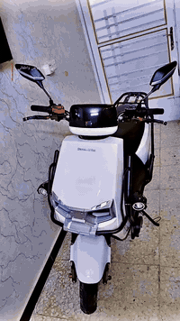 السلام عليكم ورحمة الله دراجه اخذتهه قبل شهر أو ماطالع بيهه اله للشغالات البسيطه وليوم اريد ابيعه اخذتهه اب 1450اب واحد وربع ميه او خمسين او رايدهه اب مليون قفل  سعرهه مليون رايدهه بعدهه جديده ولحبيبات مال تايرات بيهه الدراجه معروفه ابقوتهه اوحجمهه التأخير الجبير كامله شخط دمبوس مابيه جديده مكاني شارع فلسطين هاتف ***********
