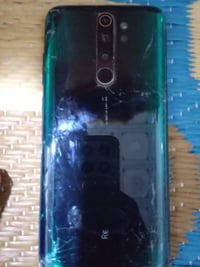 ريدمي نوت 8جهاز نضيف ما مدل بي بس الضهر نسحك مرتين بسيارة وبدلتة رقم 0...