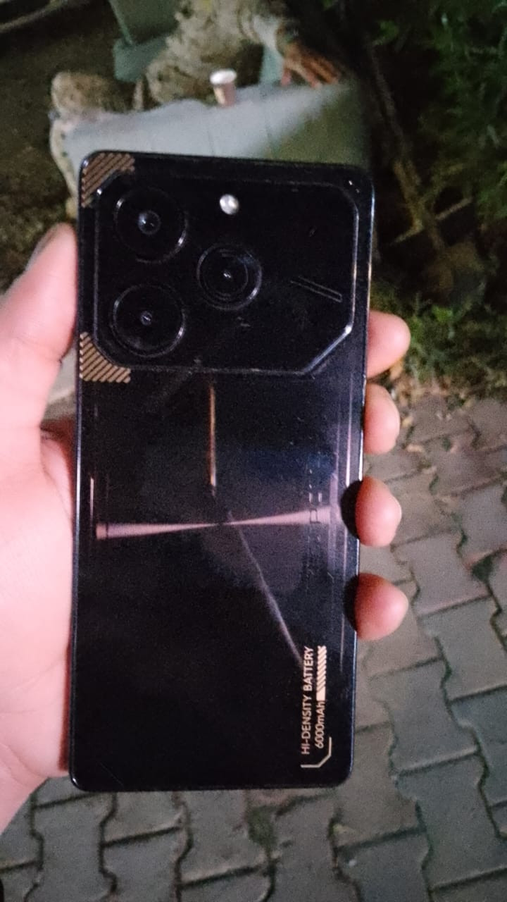 تكنو بوفا 6برو 5g
جهاز مابي ولاشخط نضيف كلش للبيع او المراوس مكاني 
***********
