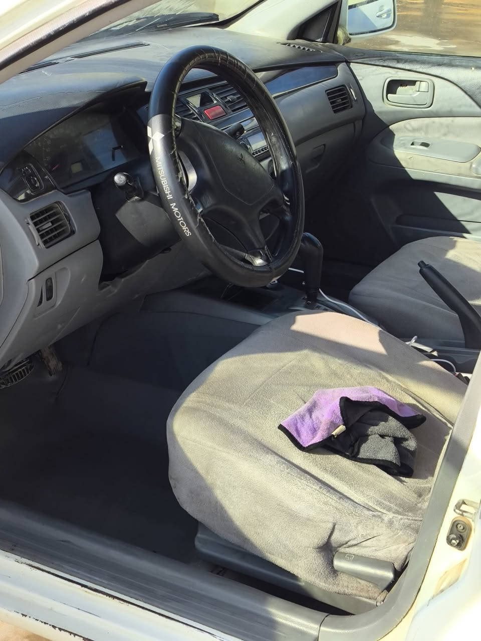 السلام عليكم
للبيع 
لانسر 2009
كير اوتوماتيك 
محرك 1600
بيهة مكانات صبغ ابيع احزام 
تخم تاير 
تبرد السيارة جاهزة 
مكاني خان بني سعد 
***********
السعر 67$
