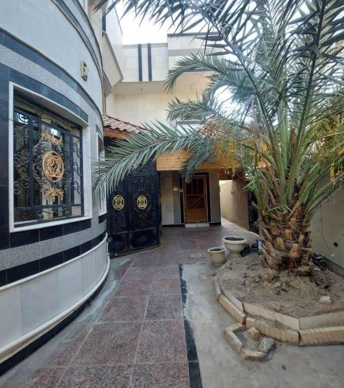 للايجــــــــــــار ✅ 
.
بيت طابقين للايجار في المطيحة مساحة 400م موقع ممتاز واجهة مرمر يحتوي ست غرف 
.
مواصفات البيت / 
.
ست غرف ، صاله عدد اثنين ، استقبال ، مطبخ حار و بارد تركي ، صاحيات عدد اربعة ، كراج ، حديقة

يحتوي البيت ايضا على ثريات و سبالت كنتورية  
.

سعر الايجار مليونين وربع
.

✅ الذهبي للاستثمار العقاري ✅

#مجــــــاز_قانــــــــونيــاً
—————————————
#ملاحظه لعملائنا الكرام يتوفر لدينا عروض عقاريه بيوت للبيع والايجار في كافة مناطق محافظة البصره كذلك يتوفر لدينا بنايات تجاريه للبيع في مناطق ممتازه بوارد شهري ممتاز 
‏‌‎ للمعلومات اكثر التواصل على الارقام الموضحه او زيارة
الموقع 
البصره_ شارع عام حي الزهراء _ قرب مستشفى النفط
***********

رابط القناة
‏https://t.me/ooliiy

#عقارات #بيت #دار #للبيع #استثمار #البصرة #العقارات #الجنينه #الطويسه #كورنيش_شط_العرب #ايجار #بيع 
#مركز_البصرة
