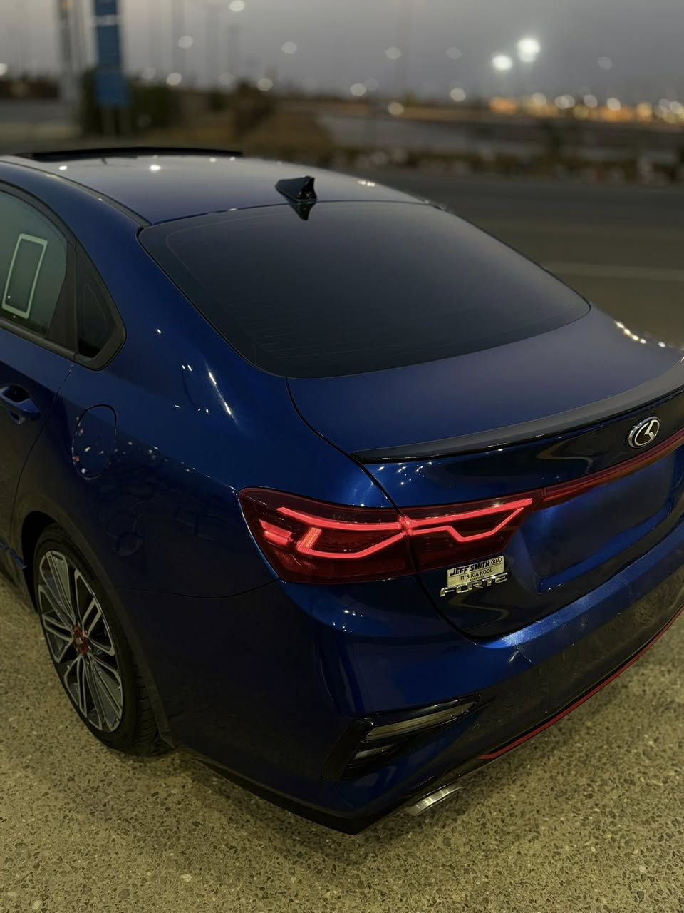 سلام عليكم 
فورتي 2021
وأرد أمريكي،حادثه سرقه بدون ضربه ،محرك 1600تيربو 
مواصفات 
شاشه ،بصمه ،كامره،تحديد مسار ،كشنات جلد ،جام اوتو ،مري شفط ،تبريد ثلج،حداديه كارتون،رادار امامي خلفي ،تحكم ستيرن،ويل كب ،قياده سبورت وعادي،ماشيه 53 سياره جديده وما متعوبه
رقم بصره معوقين 
مكانه بصره ***********
سعرر ((130)) وبيها مجال حك جيه
