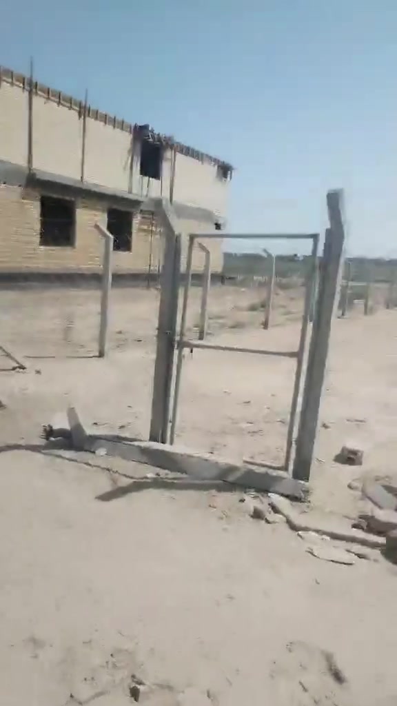 سلام عليكم قطعه للبيع مساحة230متر بشارع المشجر السعر 35وبيه مجال قليل قطعه ركن مدفونه ومسيجه الرقم ***********
