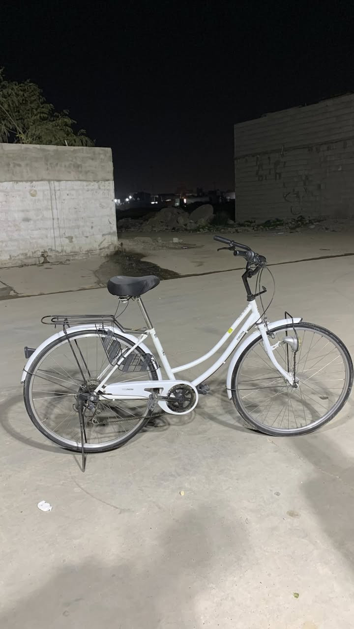 بايسكل للبيع  حيل نضيف عقرب  حجم 27  زوج تواير جدد ول حساس مال  مصباح شغال   ال لشه نضيفه مابيه لو شخط  او اي صبغ مابي اختصار البايسكل  نضيف من جميع النواحي مكاني كركوك حي النصر  للتواصل *********** واتساب متوفر مامتوفر هاتف او تعال خاص مازنجر 
السعر 100$
