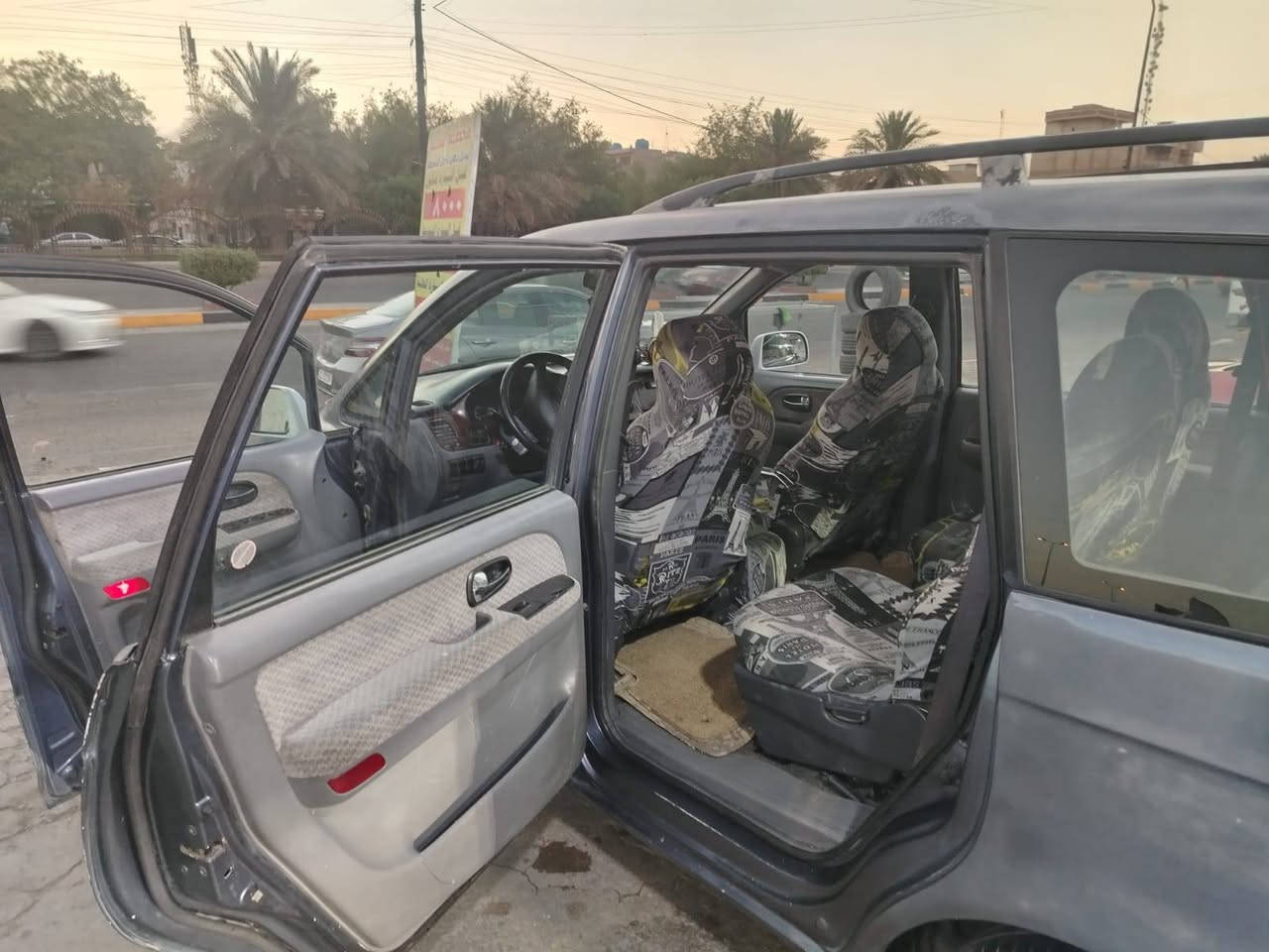 هوندا ترانجيت موديل 2001 محرك1800
4سلندر كاز  تبريد قطعتين 8راكب عائليه  طخم تاير نضيف حداديه جديدة رقم بغداد انكليزي بااسمي كير ومحرك جدد بدون صبغ بيه جراد غرفته حلوة ونضيفه ومكانها بغداد الطوبجي السعر65ورقه وبيه مجال قليل للاستفسار ع الرقم
 ابو صفاء ***********
