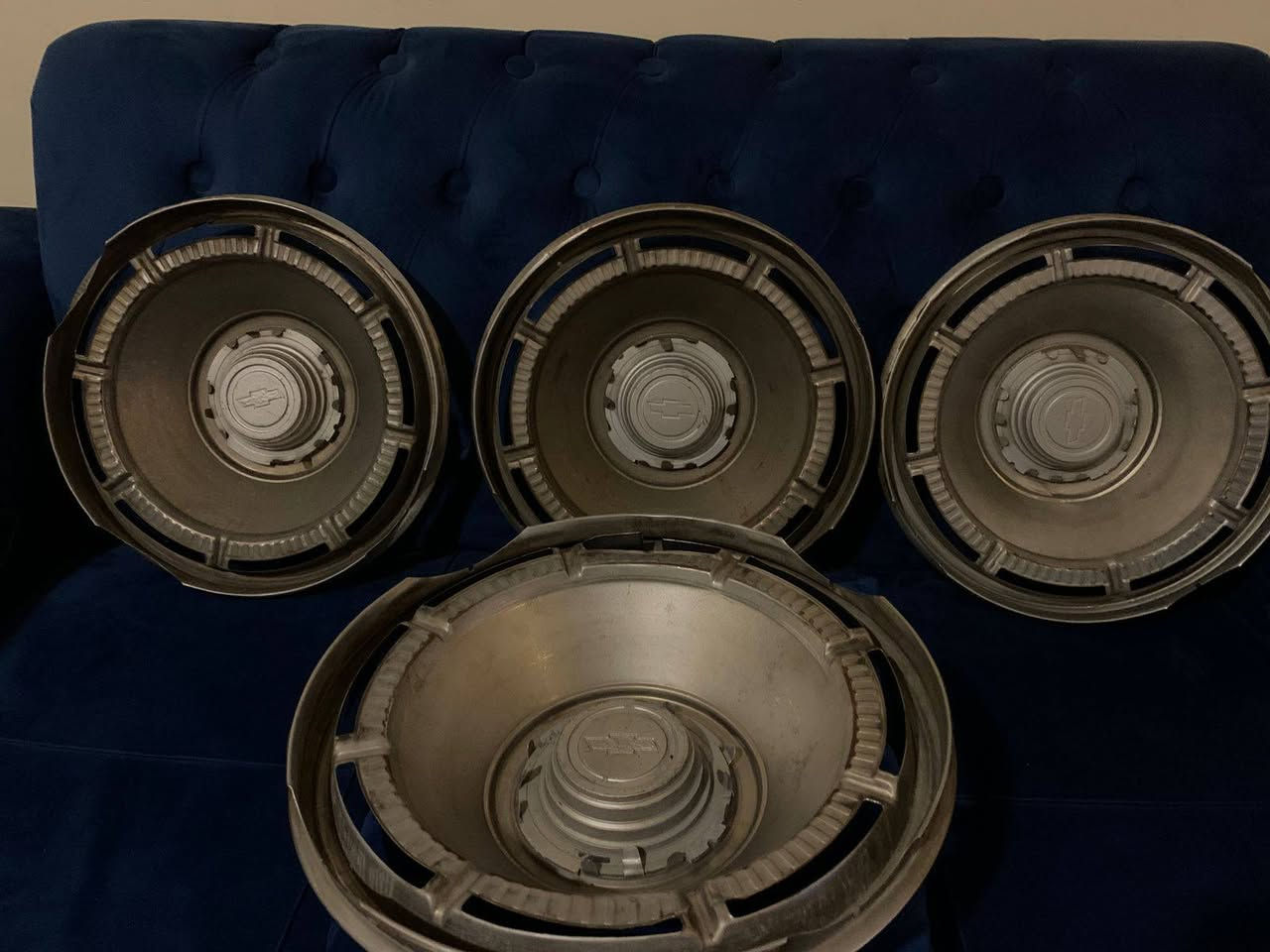 تخم كب  14   /  66
نظافه90٪
 واحد بيه رصعه بالداير 
السعر قفل 350
***********
