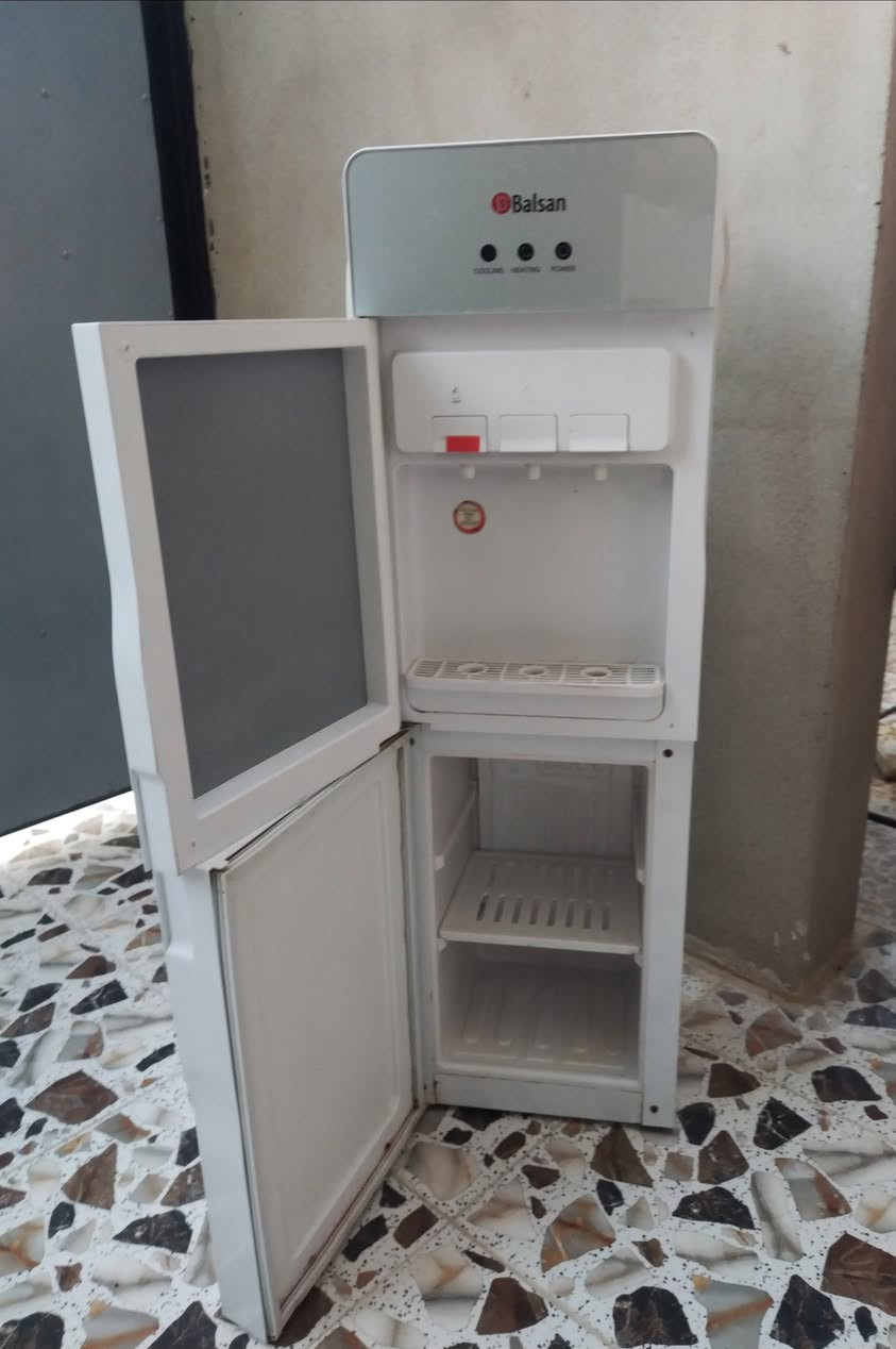 براد مي للبيع يشتغل حار بس بارد عاطل السعر 25


**إذا كنت صاحب هذا الإعلان وتريد حذفه لأي سبب، رجاءا أرسل رسالة إلى الدعم الفني**