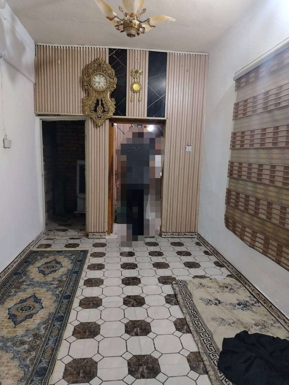 اعلان دار للبيع /​📍

​💥 فرصة عقارية ممتازة للبيع – حي الحضارة 💥
​دار سكنية للبيع بسعر مناسب وفي موقع مميز جداً! سعر قطعه
​📌 تفاصيل العقار:
​الملكية: طابو صرف (صرف نهائي).
​المساحة: 125 متر مربع (الواجهة: 6.5 م × النزال: 20 م).
​طبيعة البناء: عكادة.
​عدد الطوابق: طابقين.
​🏠 تقسيم البيت:
​الطابق الأول: جراج سيارة + استقبال + غرفتين نوم + مجموعات صحية (داخلية وخارجية).
​الطابق الثاني: غرفة نوم + صالة واسعة.
​📍 الموقع والعنوان:
​العنوان: حي الحضارة – قرب مدرسة العبير.
​الموقع: ثاني بيت عن شارع 20.
​📞 للمراجعة والاستفسار:
​مكتب قصر الباشا للعقارات (أحمد الشمري للإثمار والتطوير العقاري)
​عنوان المكتب: شارع أسواق طيبة – مجاور أسواق دجلة.
​أرقام التواصل:
​📱 ***********
​📱 ***********
​✉️ أو عبر مراسلة الصفحة مباشرة
