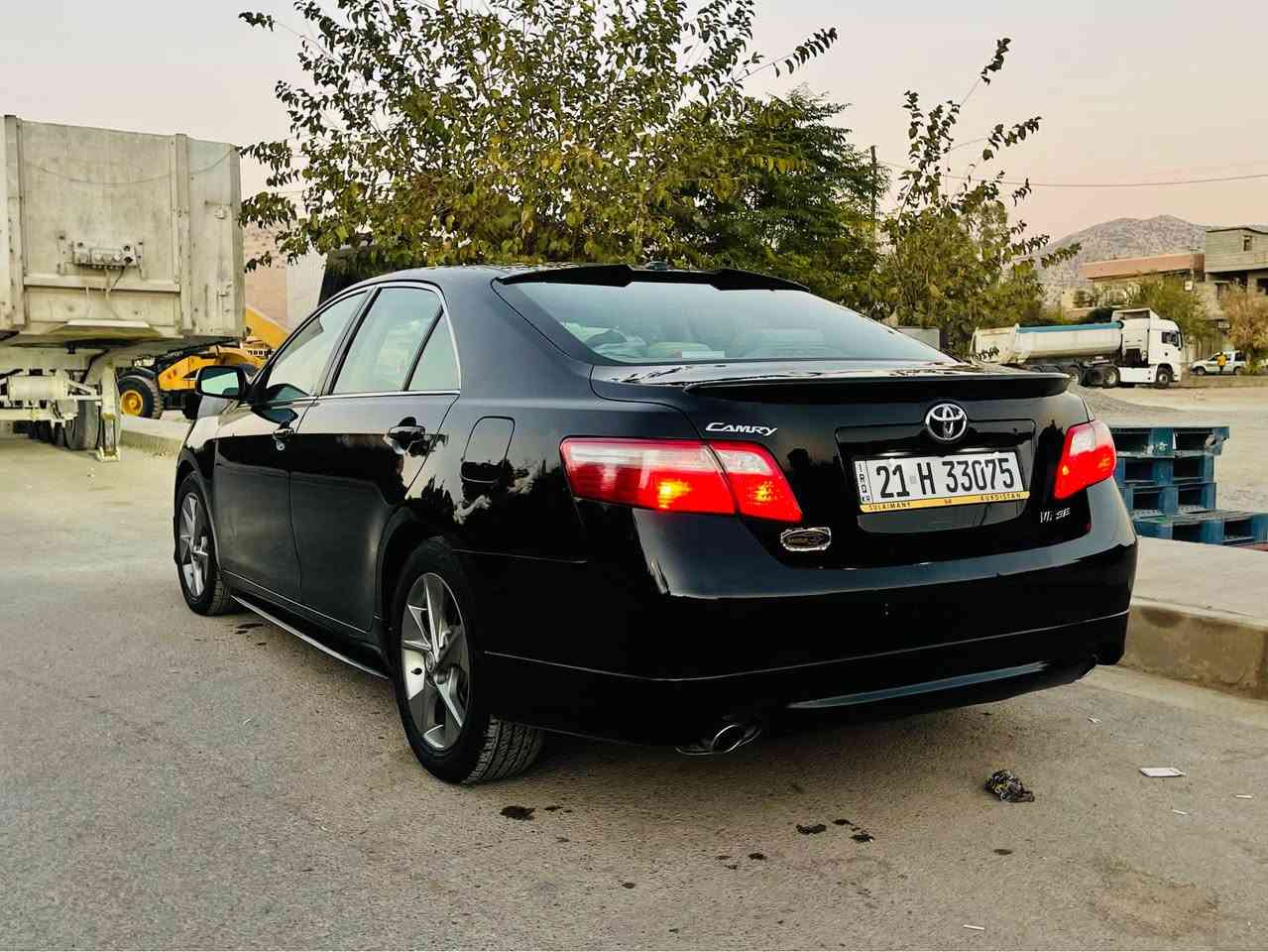 کامری ٢٠٠٩ پستۆن ٦ شتی نمونە و راقی
بێ بۆیاخ و بێ کرانەوە 
گێێڕ و مەکینەی بە شەرت  برخوی بانەدراوە 
یەک پارچەی گیانی نەکراوەتەوە هەموی لەسەر دەقی شەریکەیە 
تەنیا یەک پەڵەی بچوک ساردی هەیە لەگەل یەک ناولەپ کارت
*********** السليمانية, العراق
