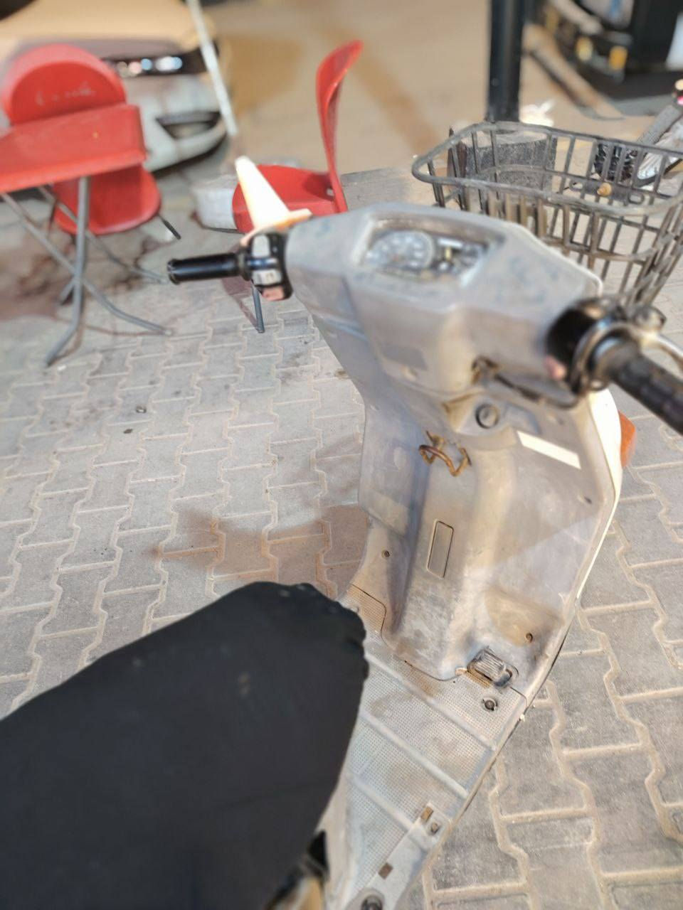 السلام عليكم ياماها بيكم ياباني محرك كل الزين بس عوزه كفرات خلفيه اشاير لايتات شغاله نكره سلف عوزه بس باتري بريكات شغاله سعره 175 مكاني اللطيفية مجاور المستوصف رقم هاتف ***********
