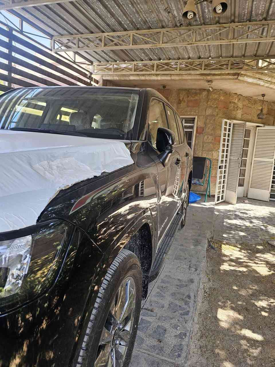 GXR_Limited 2024 فول مواصفات
(ماشية ١١٩٠ كم (جديدة بعدها بفابلون الشركة
مكفولة كفالة عامة من كل شي ، بأسمي السيارة 
■المواصفات 
• كامرات محيطية
• تبريد للكشنات 
• ثلاجة 
• اوتو هولد
• مثبت سرعة 
• شاحن لاسلكي 
• منفاخ للتيارات من الوكالة
و باقي المواصفات المعروفة 
السعر 74000$ 🤑
المكان بغداد البنوك للاستفسار ***********
