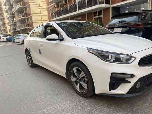 سلام عليكم سيراتو موديل ٢٠ فول عدا البصمة  مكينة ١٦٠٠ دوش فتحة تبريد قطعتين اشاير مري مري شفط تحكم استيرن شاشة كامرة دوارة بلادية تخم تاير جديد خمس ويل كب حجم ١٦ سيارة علية سيرفس كامل برغي ماكو نقص السعر ١٥٧$ بيه مجال للشراي (***********)
