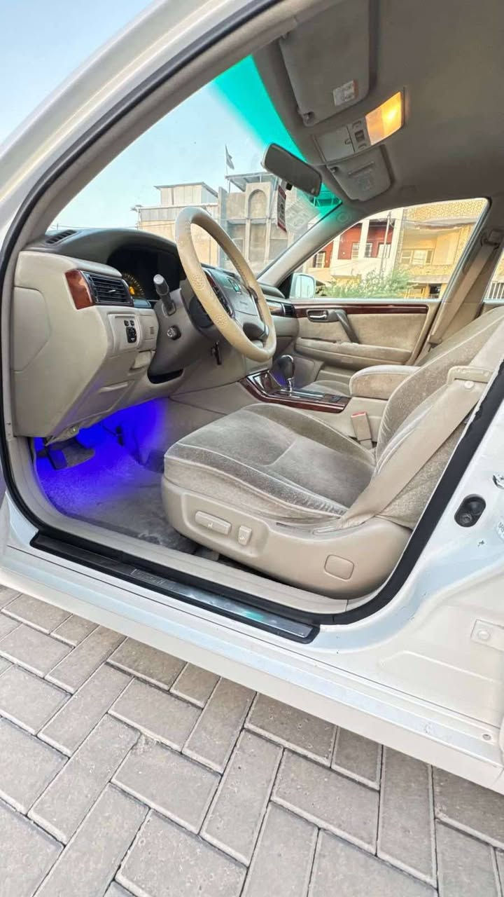 تويوتا كراون ملكة موديل 2001 بسعر مناسب
مشروع وطني تحويل ثاني يوم
 قرار 48

الـــــــــــــسعر : اكتب رقم 1

4 دكم كرستال اصل
برده ولاثلاجه
تحوير نجف فوك وجوه
كلشي بيها شغال
مكينه D4 الجبير
جاملغ صبغ من اليابان

مكان السيارة: البصرة 
رقم صـــاحب سيارة: *********** واتساب

لعرض سيارتك على الصفحة بنفس الطريقة راسلنا
