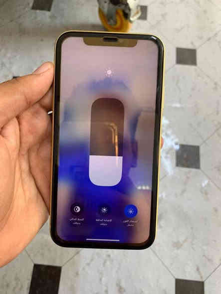 سلام عليكم شباب ايفون ١١ عادي ذاكره 128 مستبدل شاشه فقط واصليه فيس ايدي شغال  بطاريه 73  جاهز يخبل السعر 225 وبي مجال مكاني بغداد بلديات  رقم الهاتف ***********
