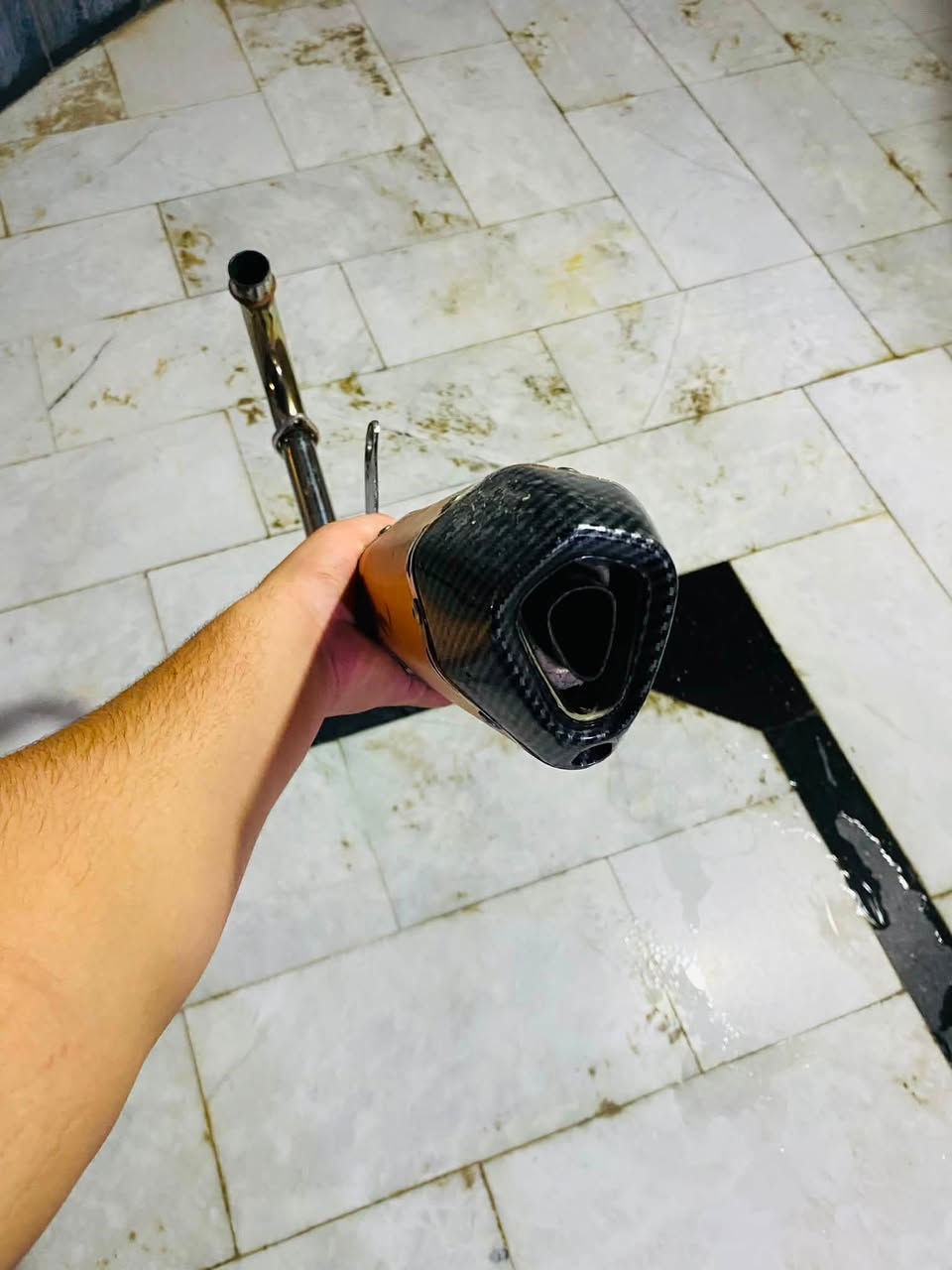 السلام عليكم صلنصه رياضي فلترين كاتم وبدون كاتم فول نطافه وصوت حيل نظيفه السعر 40 وبيها مجال للاستفسار هـ ***********
