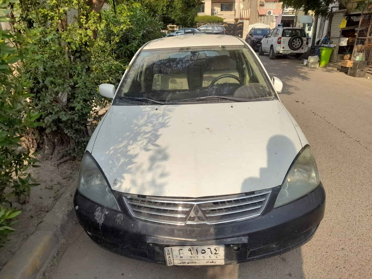 السلام عليكم
لبيع لانسر ٢٠١١ مال شركه العامه 
سياره الكشر يرادله ترتيب داخله حلوه 
السياره مكانه بغداد اليرموك وهذا رقمي ***********
السعر المطلوب 70 وبيه مجال
