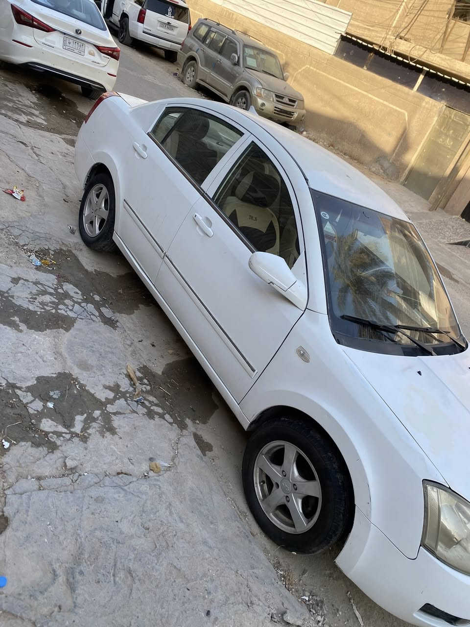 سلام عليكم سياره شيريA5 موديل ٢٠١٢هزه جديده سياره محرك وكير بلادي تبريد شغال. مابيها صبغ ولا ضربه  سياره بلاديه نضيفه  صدر جديد مكان بغداد طالبيه سعر45.  رقم *********** شرط تحويل
