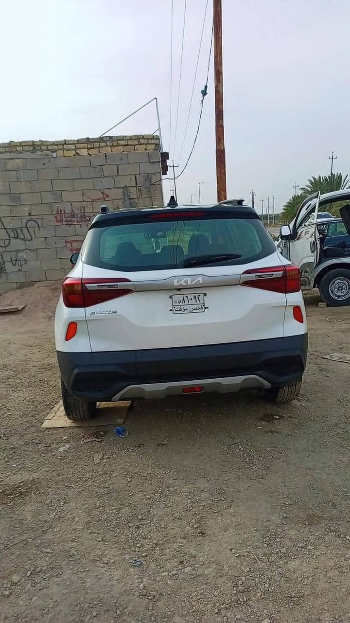 السلام عليكم
كيا سيليتوس موديل 2022 وارد كوري 
مكفولة كفالة عامة 
السونار موجود بالصور👇
بدون رقم
تترقم جميع المحافظات 
العنوان السماوة 
بيع او امراوس 
السعر 150 وبيها مجال 
للأستفسار اتصال 
***********
