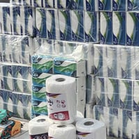 الى اهلنا وناسنا الطيبين  بالات مناديل امل (( 600 )) سحبه سعر الباله  ...