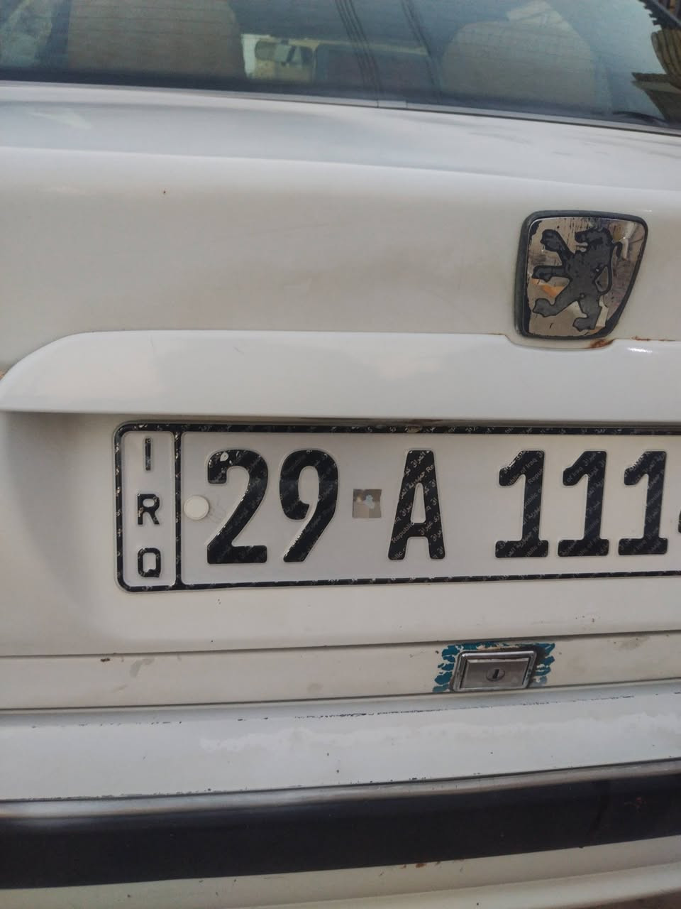 السلام عليكم بيجو بارص خصوصي رقم الماني بسمي موديل ١٣ سعره ٣٢ ورقه ***********
