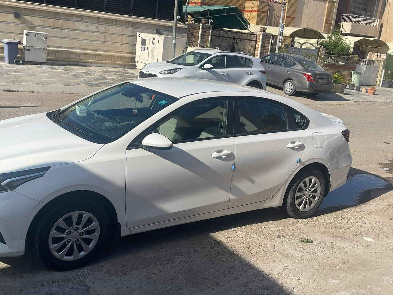 السلام عليكم سيراتو للبيع فقط ما اراوس سياره بسمي اخوان سياره مكفولة كفاله ما عده بيه بارد فقط حساسات  خلفيه تخم تاير سياره على يدي مكان بل حارثيه سياره رقم بغداد بسمي //// ١٨٠ بيه مجال قليل
*********** وساب 
اخوان لا طبوان خاص خاص وساب او تصال
