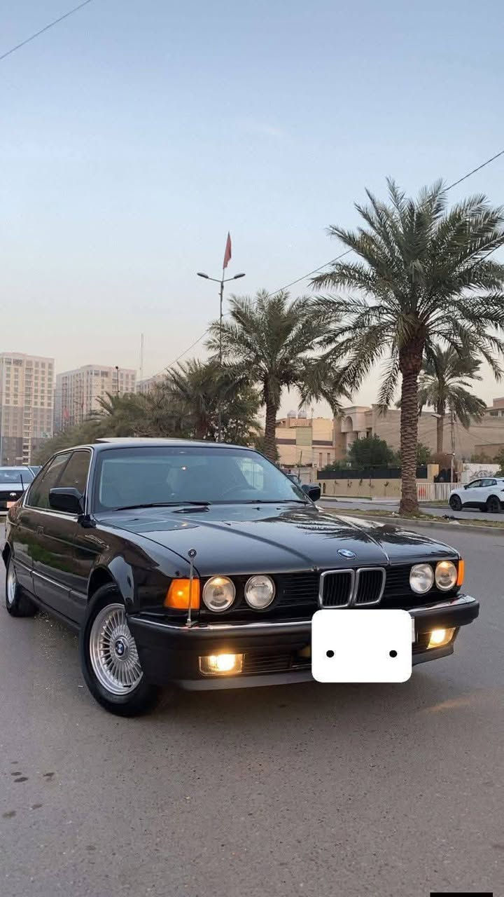 سلام عليكم بي ام دبل يو حجم ٧٣٥ موديل ١٩٩٣ سياره جديده كلش مكينه كير مكفولات حدداديه ميه ب الميه تبريد تخم تأير سياره خمس بردلت اصل دبل كمبيوتر دبل جكنجه سلايت تليفون ويل شعاع سياره جاهزه العنوان كوت ***********.    سعر ٨٣ وبيه مجال
