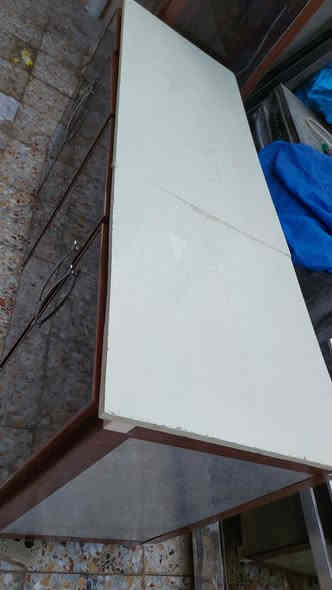 كاونتر المنيوم مترتين 4 قطع 
طرح وتعليك وسنك وملحق
..الطرح مرمر والسنك متر و20 السعر275
گاونتر المنيوم متر ونص السعر125
***********
***********
