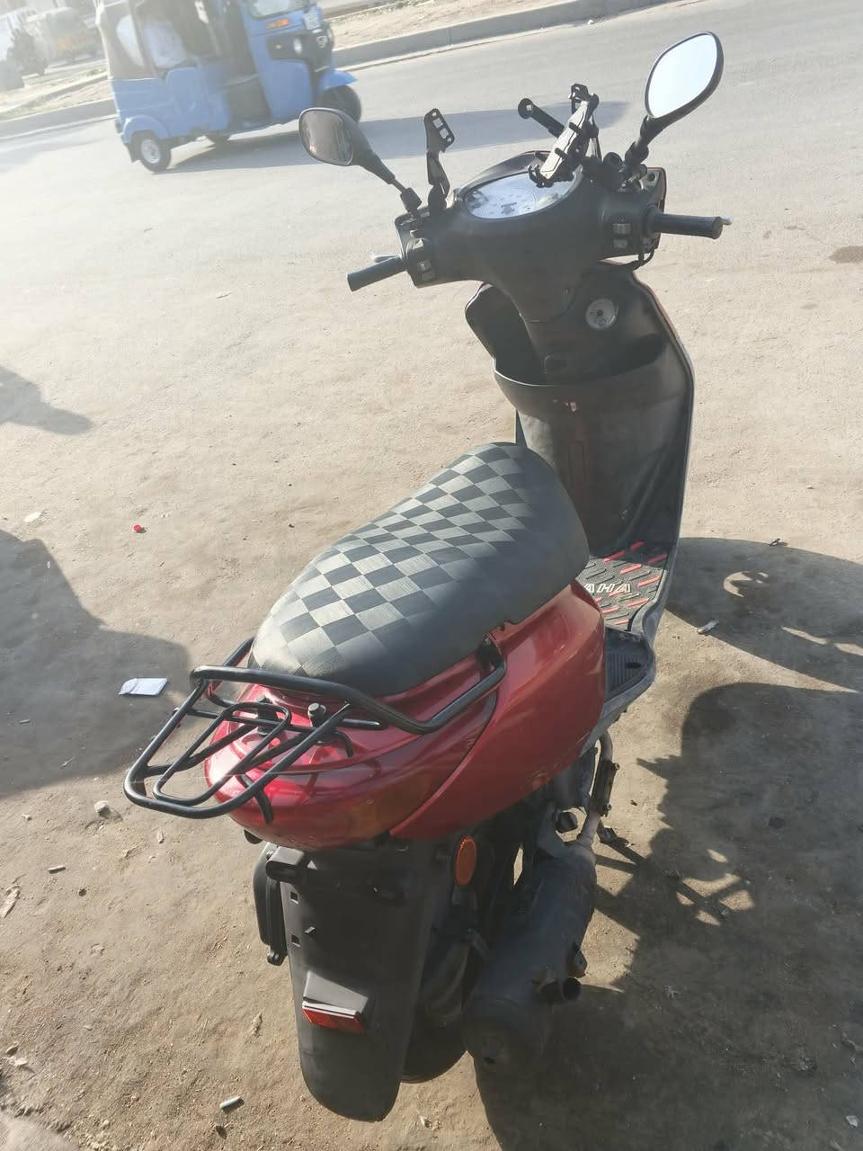 سلام عليكم شباب دراجه بريز بغبغاء مكفوله كفاله عامه من كفر ومكينه درجه نضيفه جيب فيتر وتعال وفحص السعر 950وبيهه مجال بصيط الرقم ***********
