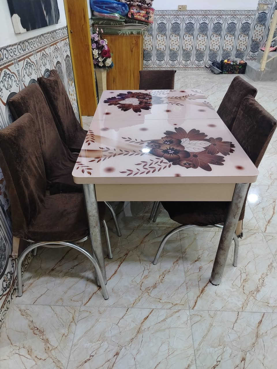 ميز طعام سعره ٣٥٠ يتكبر ويتصغر مع ٦ كراسي اريده ب ١٠٠، بيه ضرر بسيط
 بأثنين كراسي فقط


**إذا كنت صاحب هذا الإعلان وتريد حذفه لأي سبب، رجاءا أرسل رسالة إلى الدعم الفني**