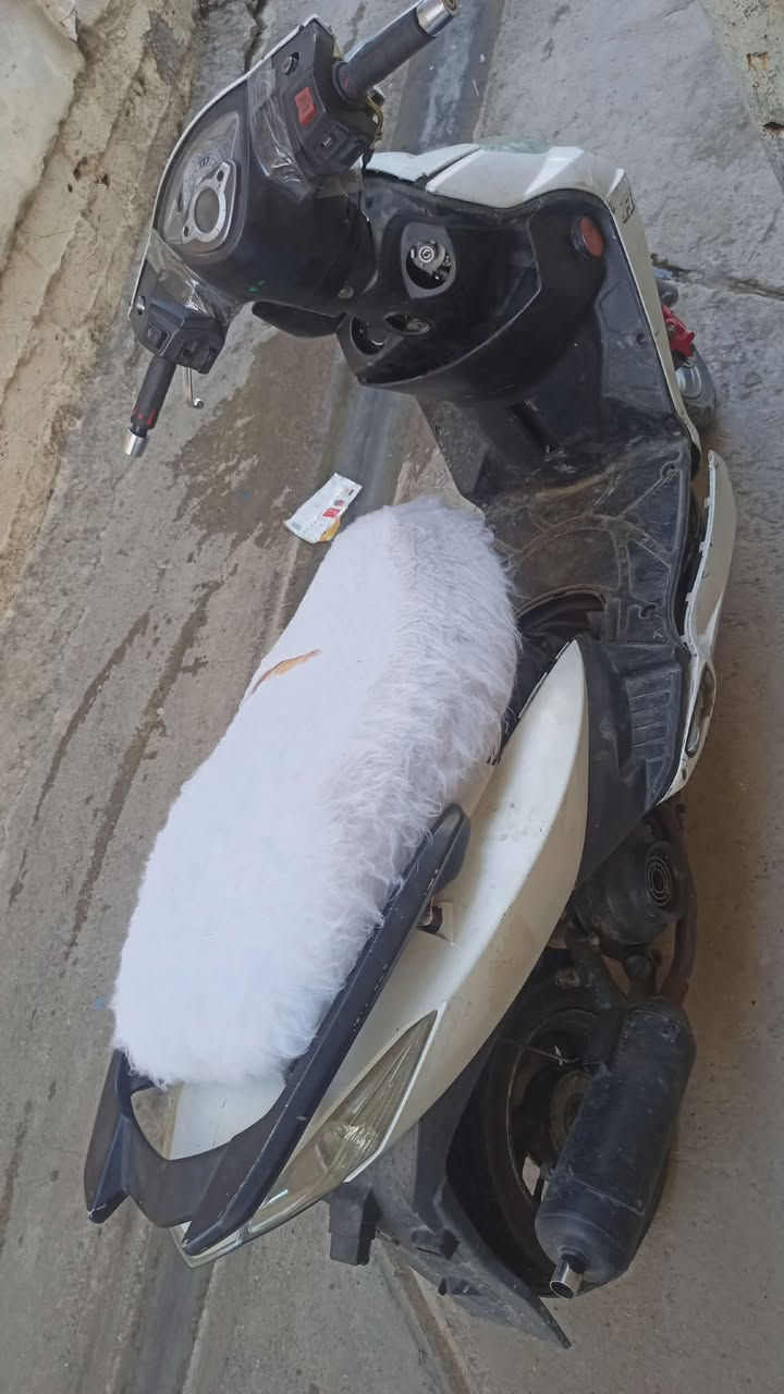 السلام عليكم ماطور للبيع سيجنس صيني محرك مال ماكس محور تحريك معدل خير من الله السعر 125 وبمجال للطيبين الشراي ينتصر الرقم مكلف بالنشر لا احد يطب خاص مكان الماطور شارع الفاروق قرب جامع جويجاتي هذا رقم الولد***********

