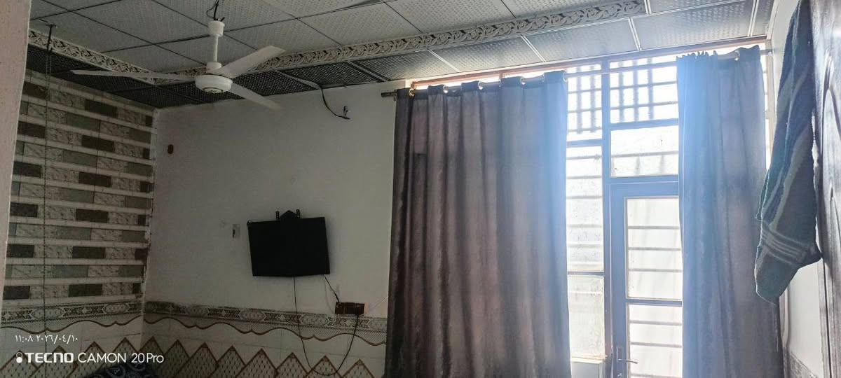 🏡 بيت 140 متر ب 44 وبيه مجال   

طابو زراعي + إقرار محكمه
مشمول بلتطويب ومرقم من المختار

🏗️ البناء: طابوق | الأساس والسقف:ةغ كونكريت

🔹 مواصفات البيت:
✅ غرفتين نوم 🛏️
✅ صالة 🛋️
✅ صحيات 🚽
✅ مطبخ 🍽️
✅أستقبال ✨

🔹 الخدمات المتوفرة:
💧 ماء | ⚡ كهرباء | 🚗 شوارع مبلطة | 🏫 مدارس قريبة

📍 الموقع: النجف –شارع الصب – مقابل قرية الغدير / عمود 276 
📜 الملكية: طابو زراعي

📞 للتواصل: ‏  ‏

أتصال ***********
 واتساب ***********
