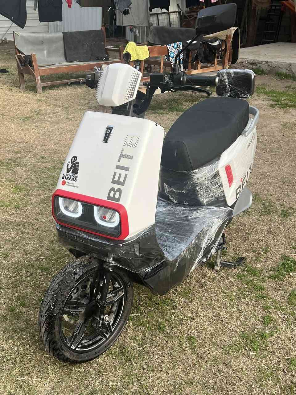 السلام عليكم 
دراجه للبيع BEITE
التفاصيل بل فيديو 
الدراجه كدامك نظيفه حلوه 
السعر خاص *********** واتساب ❤️🫀
