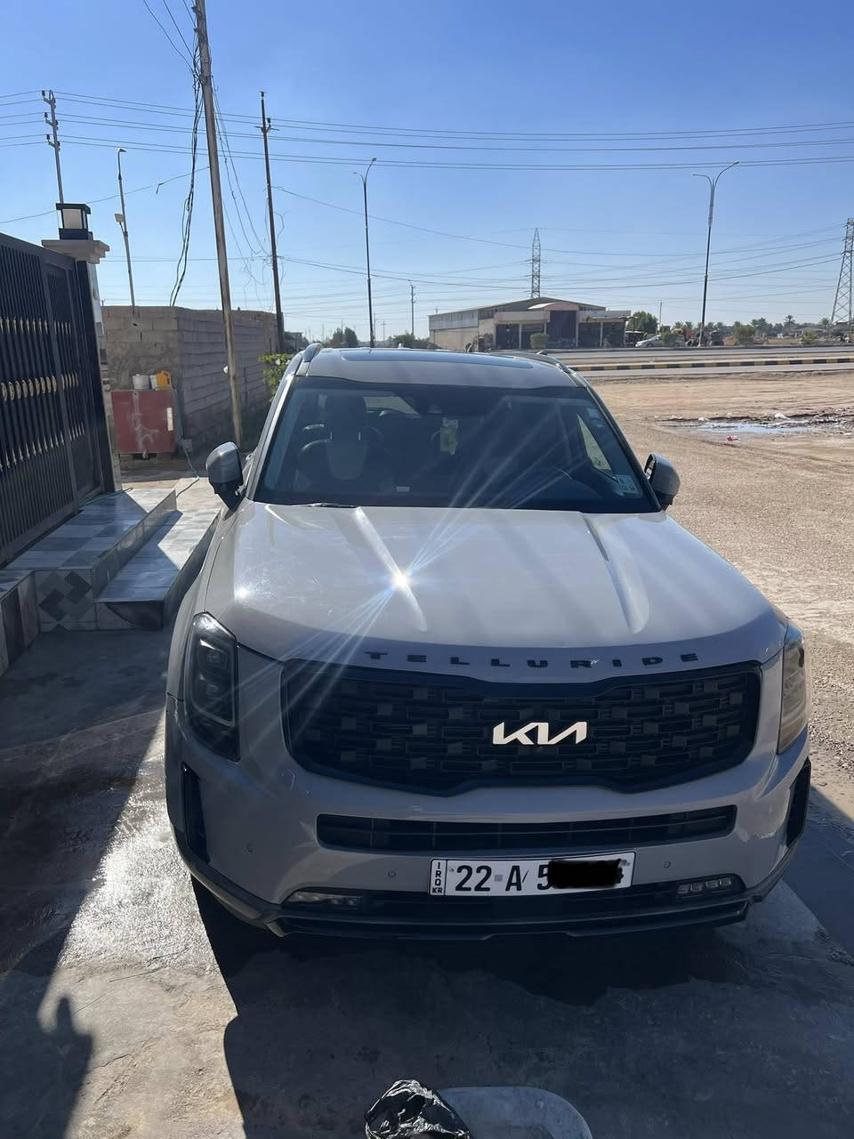 االسلام عليكم شباب
كيا تيلورايد  موديل 2022  

وارد امريكي مكينه v6)3800)

رقم شمالي اربيل 

فتحه سقف

عداد المسافه (58000) ميل 

مواصفات فول

كشنات جلد منفصل 

هند بريك بصمه 

راداد امامي وخلفي وجانبي 

اوتو ستوب 

اوتو هولد 

اشاير بل مري 

كشنات تدفئه 

كراسي كلهن كهرباء 

 (الحادث)موجوده
  جاملغ خلفي شبر  بس بارد واضح بالصوره 
وباب الامامي الايمن شخط مال بايسكل بسيط هم واظح بالصوره 

مكان سياره الانبار فلوجه 
للتواصل فقط على الارقام 👇اتصل وادلل 

( رقم هاتف ) ***********  
( رقم هاتف ) *********** وتساب
