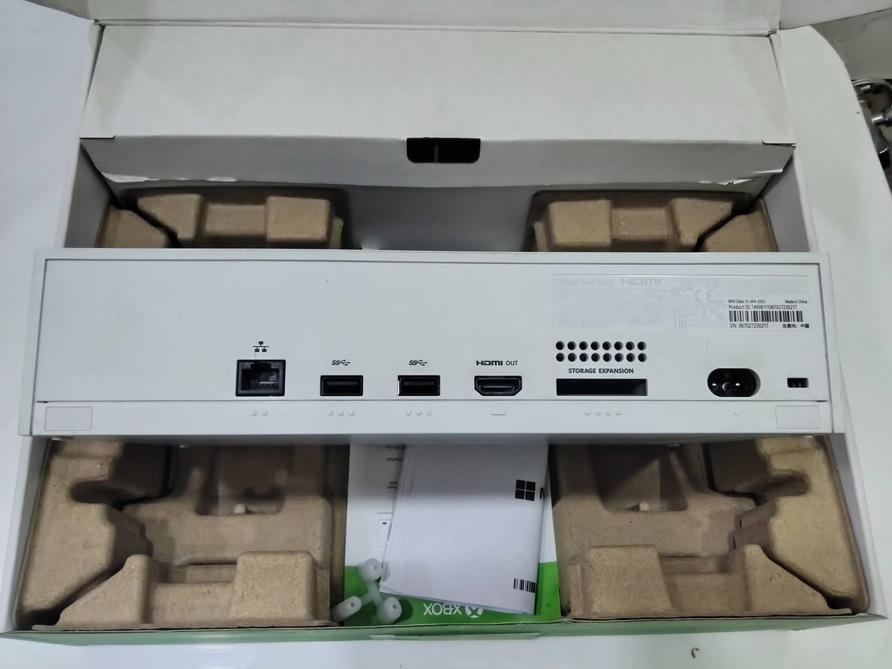 Xbox Series S 512GB
نظيف جداً، استخدام شخصي، ما مفتوح ولا داخل صيانة.
الكارتون والملحقات الأصلية موجودة.
السعر: 420,000 دينار قابل للتفاوض بالمعقول.
المكان بغداد/البياع/حي المواصلات✅


**إذا كنت صاحب هذا الإعلان وتريد حذفه لأي سبب، رجاءا أرسل رسالة إلى الدعم الفني**