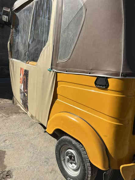 سلام عليكم تكتك البيع موديل 2021 بشهر 9  تكتك امرقمه بابل بسمي مكفوله كفاله عامه من كلشي تكتك جديده أحله من صوره مكينه جديده السعر 7250او بيه مجال   العنوان بابل الحمزه الغربي ماتوجد علي فيس رقم تلفون ***********
