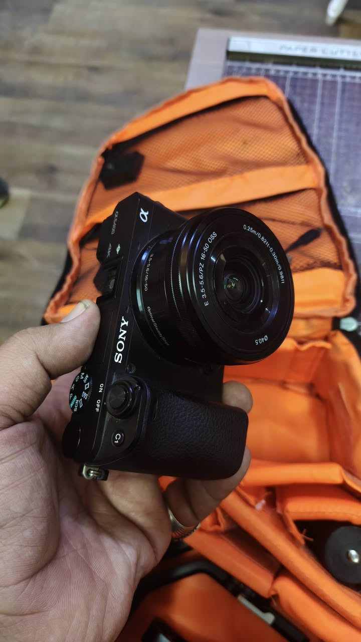 بيع كاميرا سوني الفا 6400 نظافة 90% للاستفسار ***********
