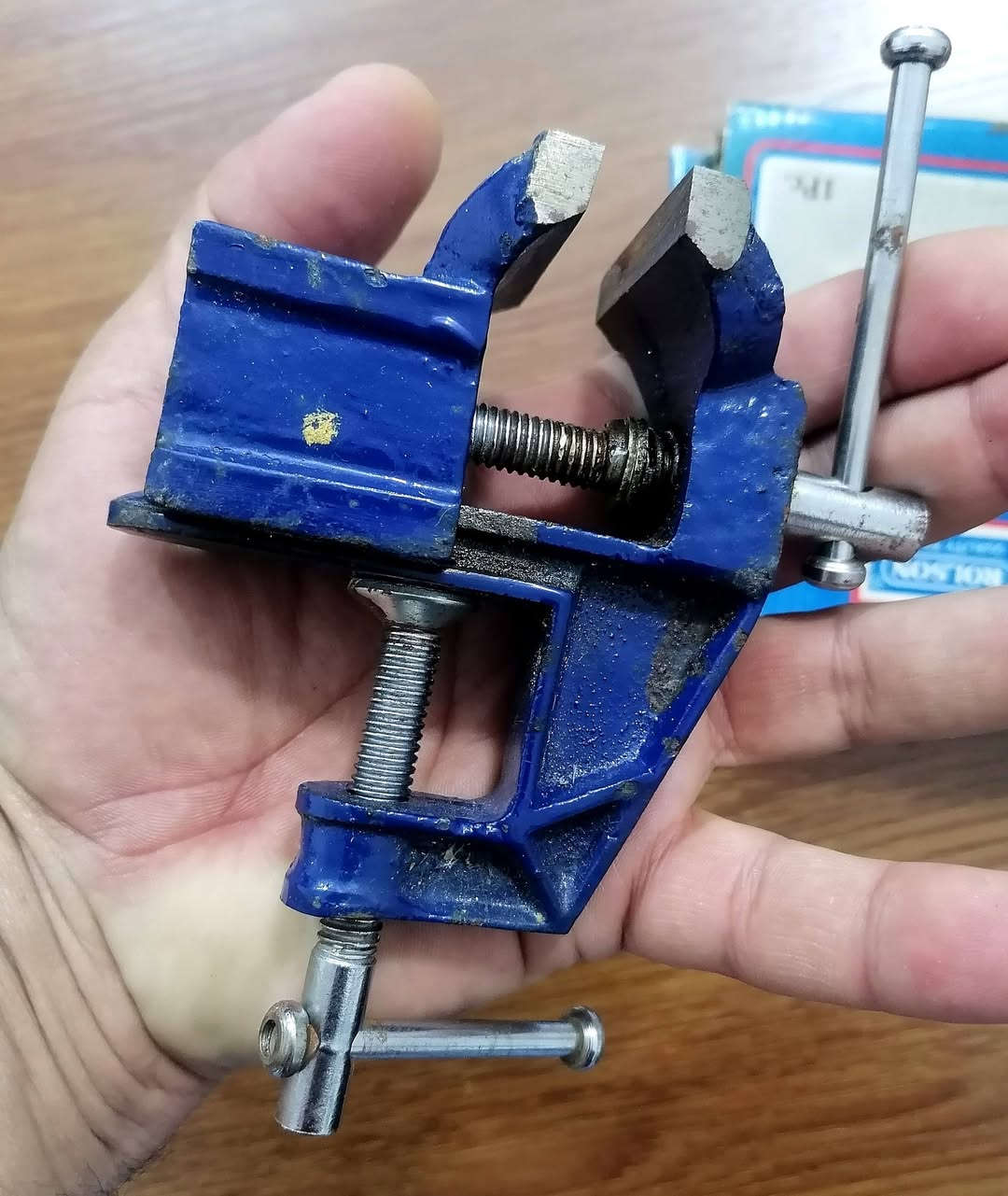 منكنة انكليزية قديمة حجم صغير جديدة غير مستخدمة
متوفر توصيل


**إذا كنت صاحب هذا الإعلان وتريد حذفه لأي سبب، رجاءا أرسل رسالة إلى الدعم الفني**