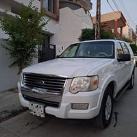 إكسبلورر • ٢٠١٠ • مواصفات كندية