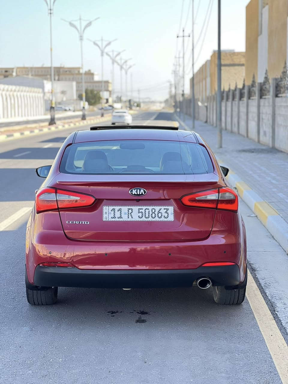 سيراتو 2013 خليجي
‏ VIP فول مواصفات 1/1
رقم بغداد باسمي 
مكفولة من الضربة والصبغ حتى الدعاميات بيها جراد بالبنيد وبالقمارة شوية بس يم الفتحة وبيها شخط بالباب 
 #المحرك : 1600 دوش 
#السعر :  💵 123ورقة وبيها مجال بسيط 
#الموقع : كربلاء شارع المخازن ***********
#المواصفات :
فتحة سقف 
بصمه تشغيل وصندوق 
انارة ترحيب بالمرايات واليدات
كشنات جلد بلادي
قطعتين تبريد
تبريد شاشة منفصل مناخين
ثلاجة بالجكمجة
مري جانبية شفط 
فول تحكمات ستيرن
كروز مثبت سرعة
3 وضعيات قيادة
شاشه لمس 
كامرة خلفية
مرآة وسطية زئبقية
5 ويل كب كروم حجم 17 كروم
حساس امامي و خلفي بلادي 
لايت امامي  LED  بك لايت LED
يدات نيكل
مانع انزلاق
4 دسك ونظام ABS
شفتات ستيرن
صندوق ذكي
ارضية مغلفة جلد 
ماشية 280 كيلو
