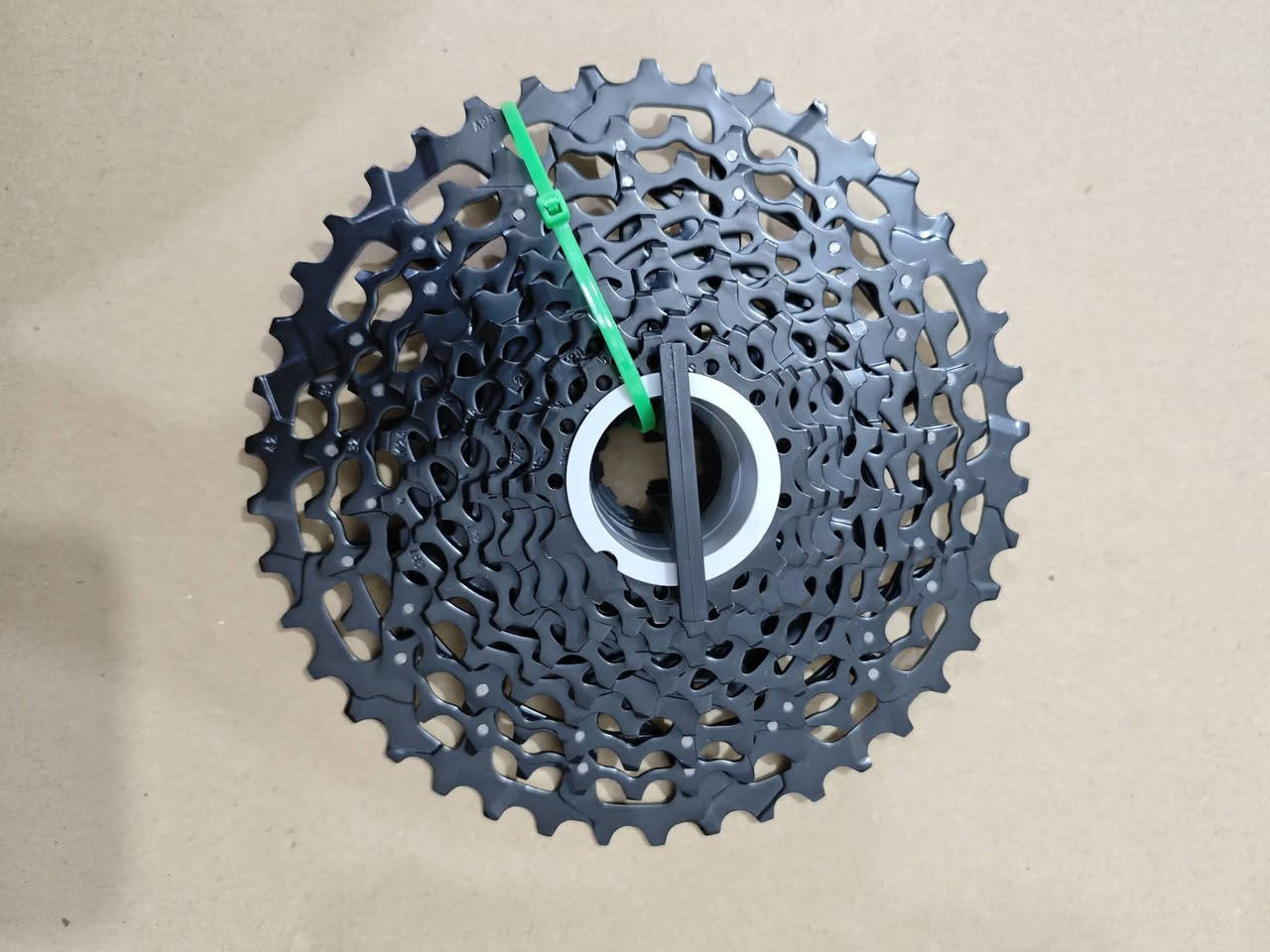 سلام عليكم
متوفر كاسيت 11SPEED 

SRAM
جديد غير مستخدم 

تفاصيل اكثر خاص 

متوفر توصيل جميع المحافظات 5
***********
