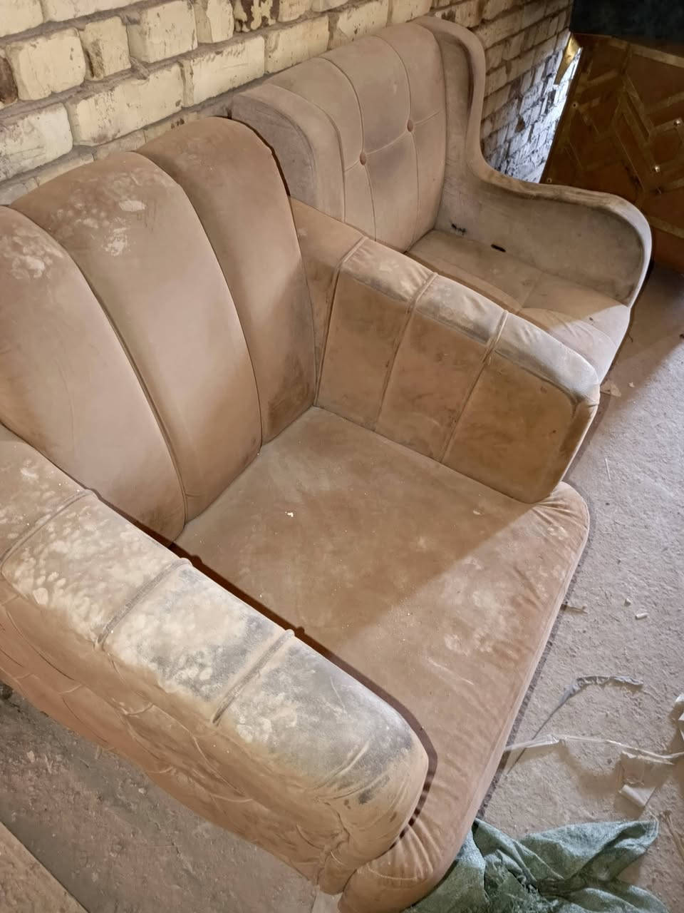 السلام عليكم كرويتات  9 وكراسي 9 مال كوفي رادلهن بس تنضيف فقط للبيع ***********
